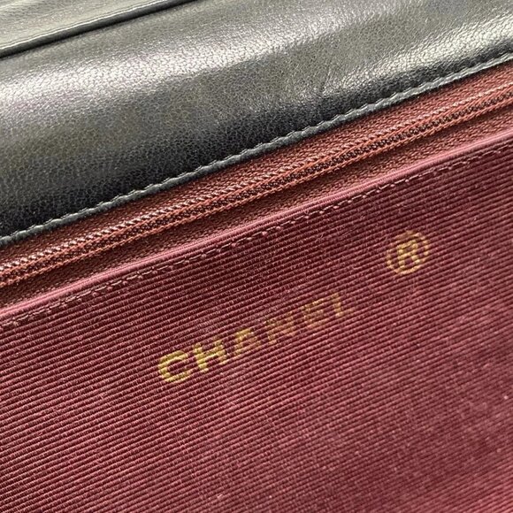 Auth CHANEL Double Flap Matelasse - Black Lambskin Shoulder Bag Gold hardware - Picture 9 of 15